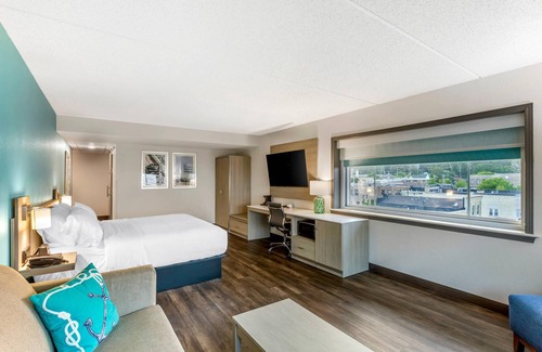 Port Washington Hotel | Discover The Harborview: Eco-Friendly Comfort Awaits