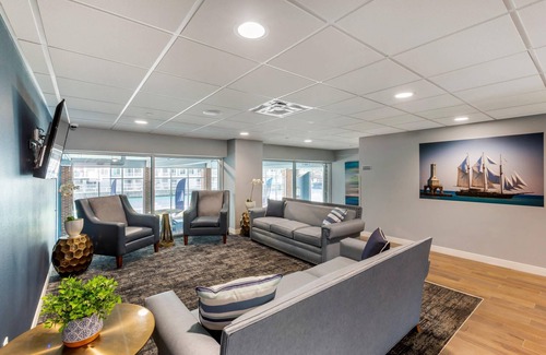 Port Washington Hotel | Discover The Harborview: Eco-Friendly Comfort Awaits