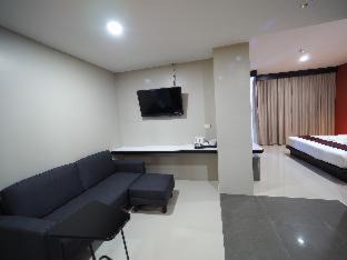 Talat Hotel | Budget-Friendly Stay at The Harbour Front Hotel