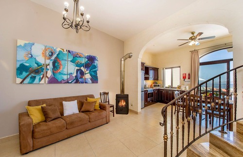 Ghajnsielem Villa | Discover The Harbour Holiday Home: Pet-Friendly Retreat