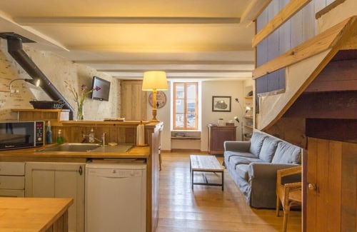 Manche House | Harbour House: Oceanfront Escape with Perfect 10 Reviews