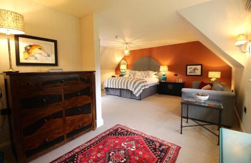 Westonbirt Hotel | Discover Comfort at The Hare & Hounds Hotel - 4 Star Stay