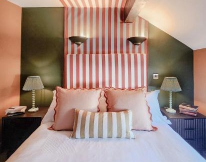 Bowland Bridge Hotel | Discover The Hare & Hounds Inn: Pet-Friendly Retreat