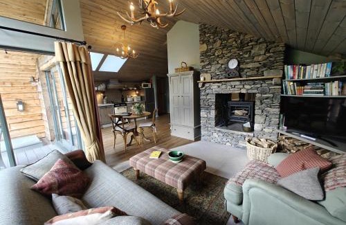 Kendal House | Family-Friendly Getaway at The Hare's Shack - 4 Star Rated