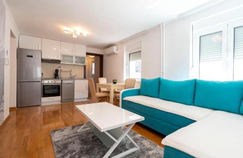 Vukov Spomenik Apartment | Unwind at The Harmony Away from Home - Rated 9.5/10