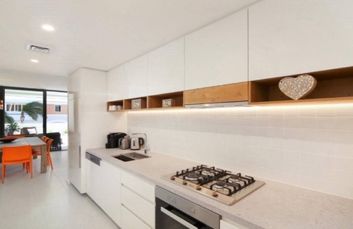 Terrigal Apartment | Discover The Harmony Suite: Oceanfront Escape with Wifi