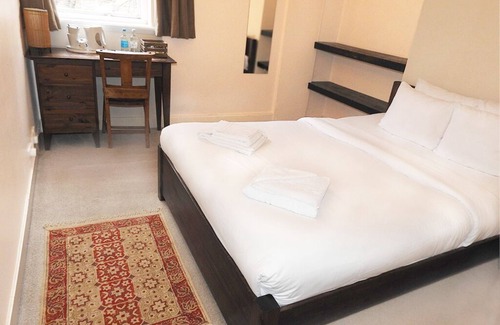 Kings Cross St. Pancras House | Inviting Stay at The Harrison: Pool, Dining & Kids Welcome