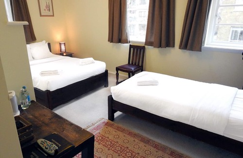 Kings Cross St. Pancras House | Inviting Stay at The Harrison: Pool, Dining & Kids Welcome