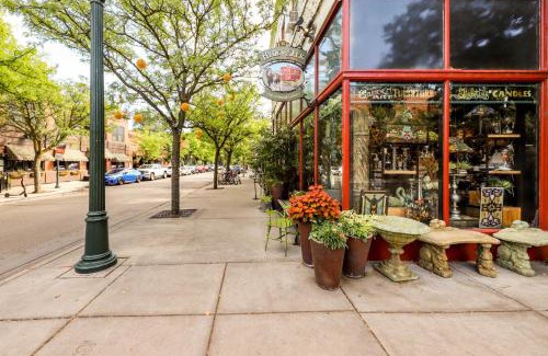 Harrison Boulevard House | Family-Friendly Retreat at The Harrison House - 4 Stars