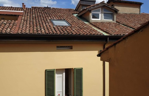 Historic Center Apartment | Discover Bologna: Pet-Friendly Hotel with Spa & Breakfast
