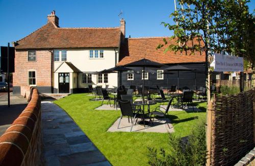 Stock Hotel | Discover The Harvard Inn: 4-Star Stay with Breakfast & Accessibility