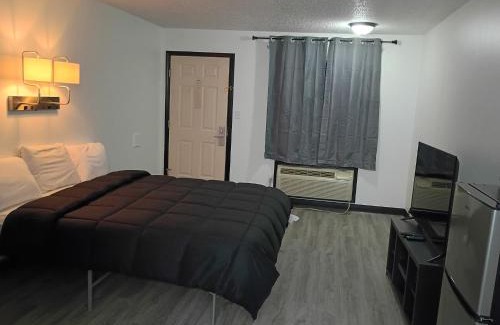 Parsons Hotel | Budget-Friendly Stay at Canterbury Inn & Suites with Pool