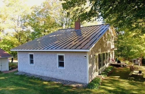 Dryden House | Tranquil Haven Lakehouse with Kitchen & Scenic Views