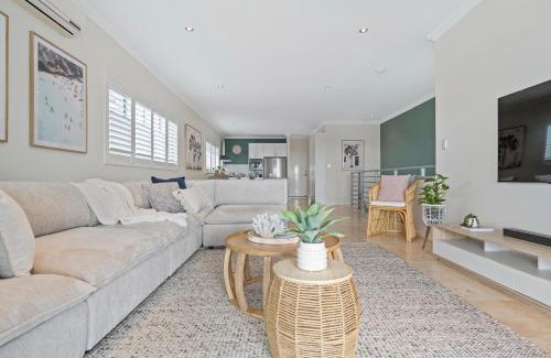 Halls Head House | Family-Friendly Haven on Blue Bay with Top Guest Ratings