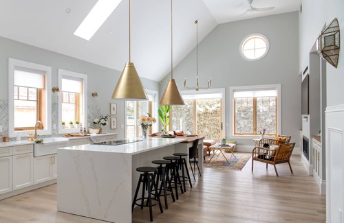 Perth House | Top-Rated Haven on Halton: Family-Friendly & Kitchen Ready