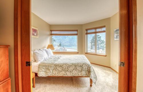 Helios Hills House | Discover The Hawks Nest: 4-Star Family Retreat with Hot Tub
