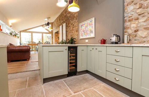Clitheroe Cottage | Pet-Friendly Haven: The Hawthorns in Gisburn Awaits You