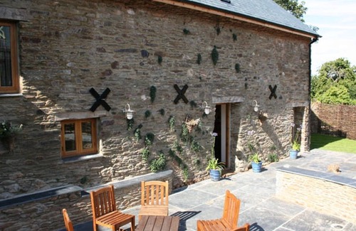 Washbourne Cottage | Discover The Hay Barn: Pet-Friendly Cottage Getaway