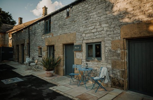 Litton Cottage | Peaceful First Floor Stay at The Hay Loft with Breakfast