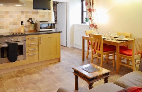 Rochester House | Exceptional Family-Friendly Stay at The Haybarn Hotel