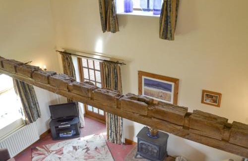 York House | Experience The Hayloft: Family-Friendly Retreat with Hot Tub