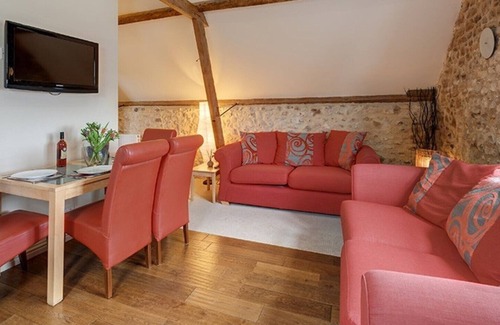 Kilmington House | Discover The Hayloft at Hills Farm Stays Today