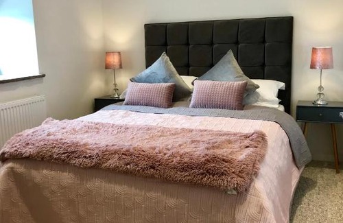 Congleton House | Experience The Hayloft Cheshire: 5-Star Comfort Awaits