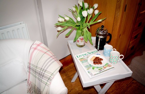 Darlington Cottage | Romantic Retreat at The Hayloft: Dog-Friendly Hideaway