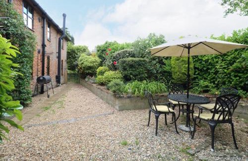 Thetford House | Pet-Friendly Haven at The Hayloft - 4-Star Comfort Awaits