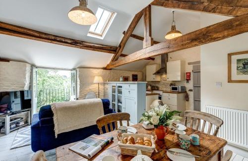 Hook Norton House | Discover The Hayloft: Guest Rated 9.4/10 for Quality Stay