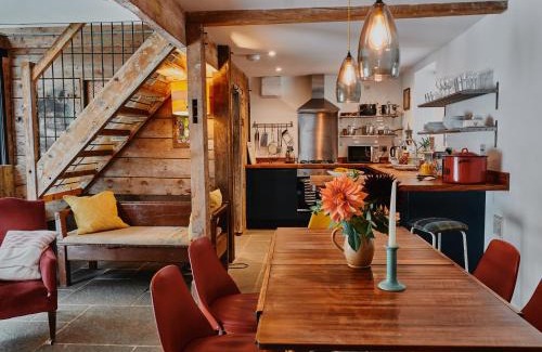Ross-on-Wye House | Pet-Friendly Retreat at The Hayloft - 4 Star, Rated 9/10
