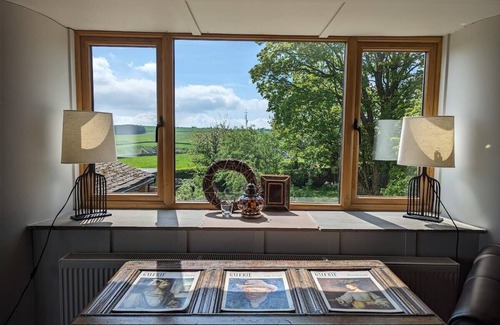 Clitheroe Cottage | Unforgettable Stay at The Hayloft - Pet Friendly Retreat