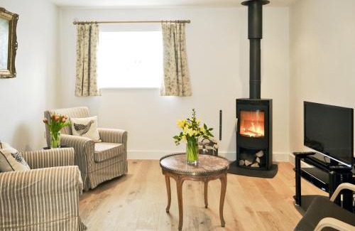Aynho House | Discover The Hayloft - Nab: 5-Star Family-Friendly Retreat