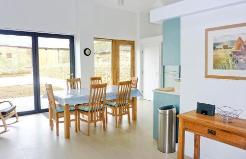 Aynho House | Discover The Hayloft - Nab: 5-Star Family-Friendly Retreat