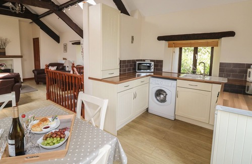 St. Neot Cottage | Pet-Friendly Haven: The Hayloft Cottage in St Neot