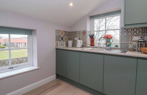 Richmond Cottage | THE HAYLOFT, pet friendly, with a garden in Brompton-On-Swale