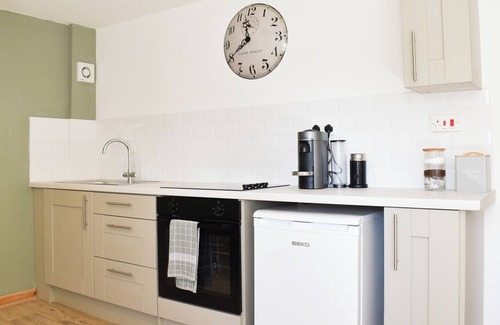 Hoylandswaine Cottage | Inviting 2-Bedroom Getaway in Wortley, Near Penistone