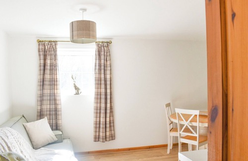 Hoylandswaine Cottage | Inviting 2-Bedroom Getaway in Wortley, Near Penistone