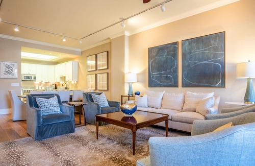 Oxford House | The HC, Discounted rate for S. Carolina game!