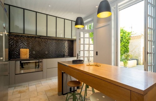 Saint-Martin-de-Re House | The Heart of Saint-Martin-de-Ré – 5 Double Bedrooms, 4 Shower Rooms, and 5 WCs