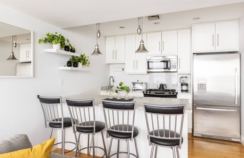 Columbus Park - Andrew Square Condo | Unforgettable Stay at The Heart of Southie with Rooftop Views