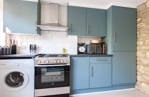 Summertown House | Discover The Heart of Summertown: 3BDR Home with Garden