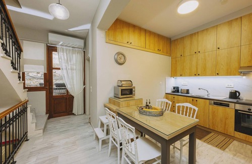 Old Town Rethymnon House | Discover The Heart of The Town: Oceanfront Bliss Awaits