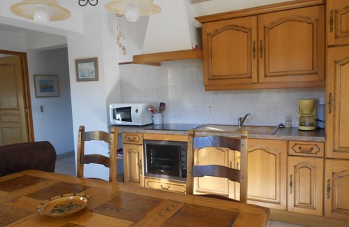 Port-Vendres Apartment | Discover The Heart of the Vines: Pool & Ocean Views