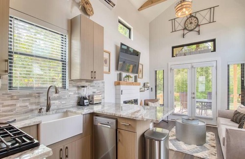 Waynesville House | Perfect Retreat: The Heather @ Water 65 Near Downtown