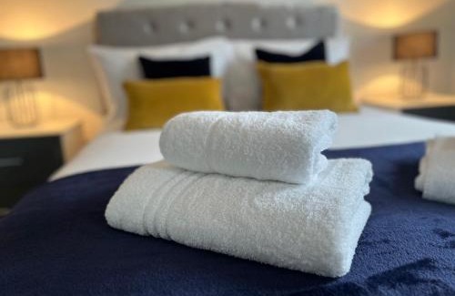 Burton on Trent House | Experience The Heathers: Family-Friendly 3 Bed Retreat