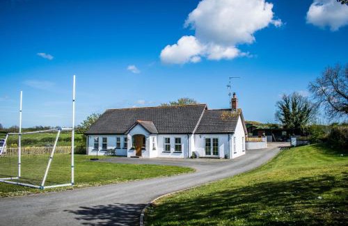 Saul House | Discover The Heights & Hollows Farmhouse: 4-Star Retreat