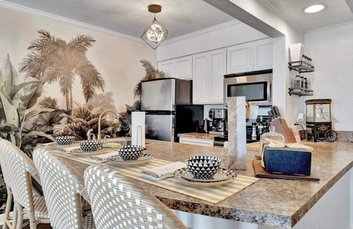 Rocky Point Condo | Experience Bayview Elegance at The Hemingway Hotel