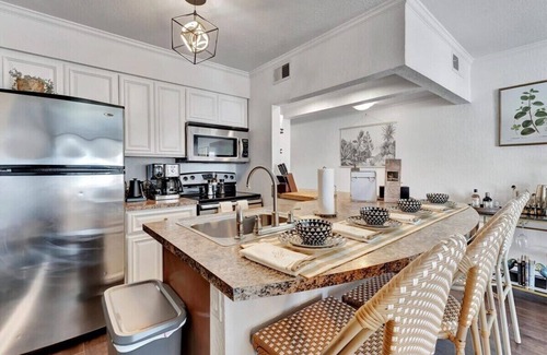 Rocky Point Condo | Experience Bayview Elegance at The Hemingway Hotel