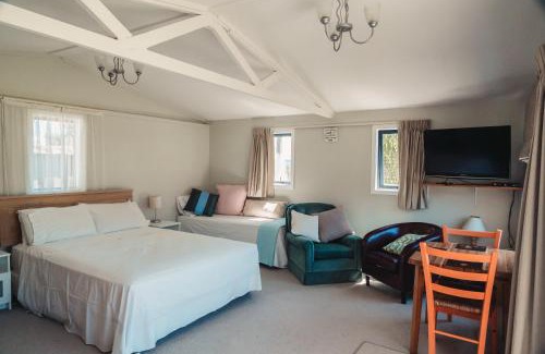 Kaipara Flats House | Family-Friendly Retreat at The Hen House - Rated 9.5/10